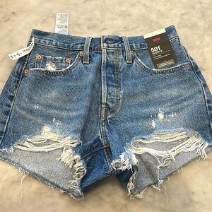 Levi’s 501 short, a high rise Jean short